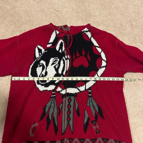 Gorgeous Wool Indigenous Wolf Hoodie - Picture 3 of 9